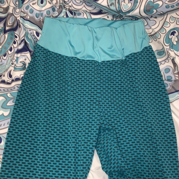 Turquoise tiktok leggings never been worn size M - Picture 4 of 4